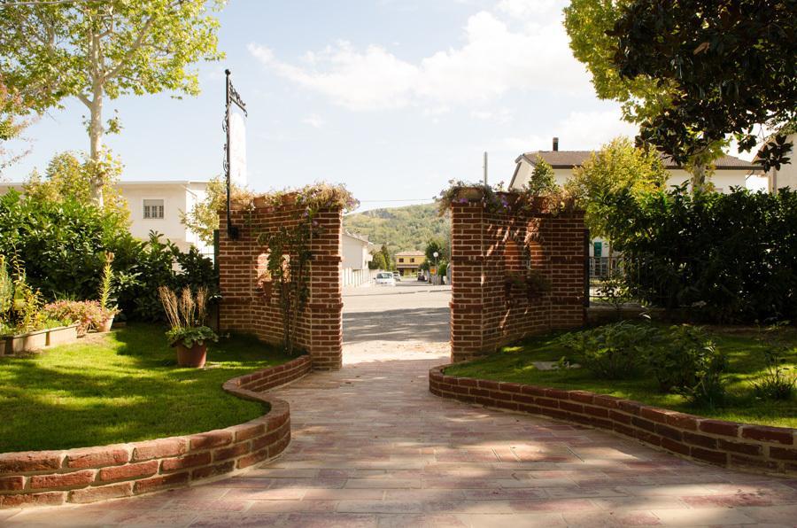 Rose E Merletti Guest House Sasso Feltrio Exterior foto